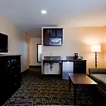 Holiday Inn Express Hotel & Suites Woodland Hills By Ihg