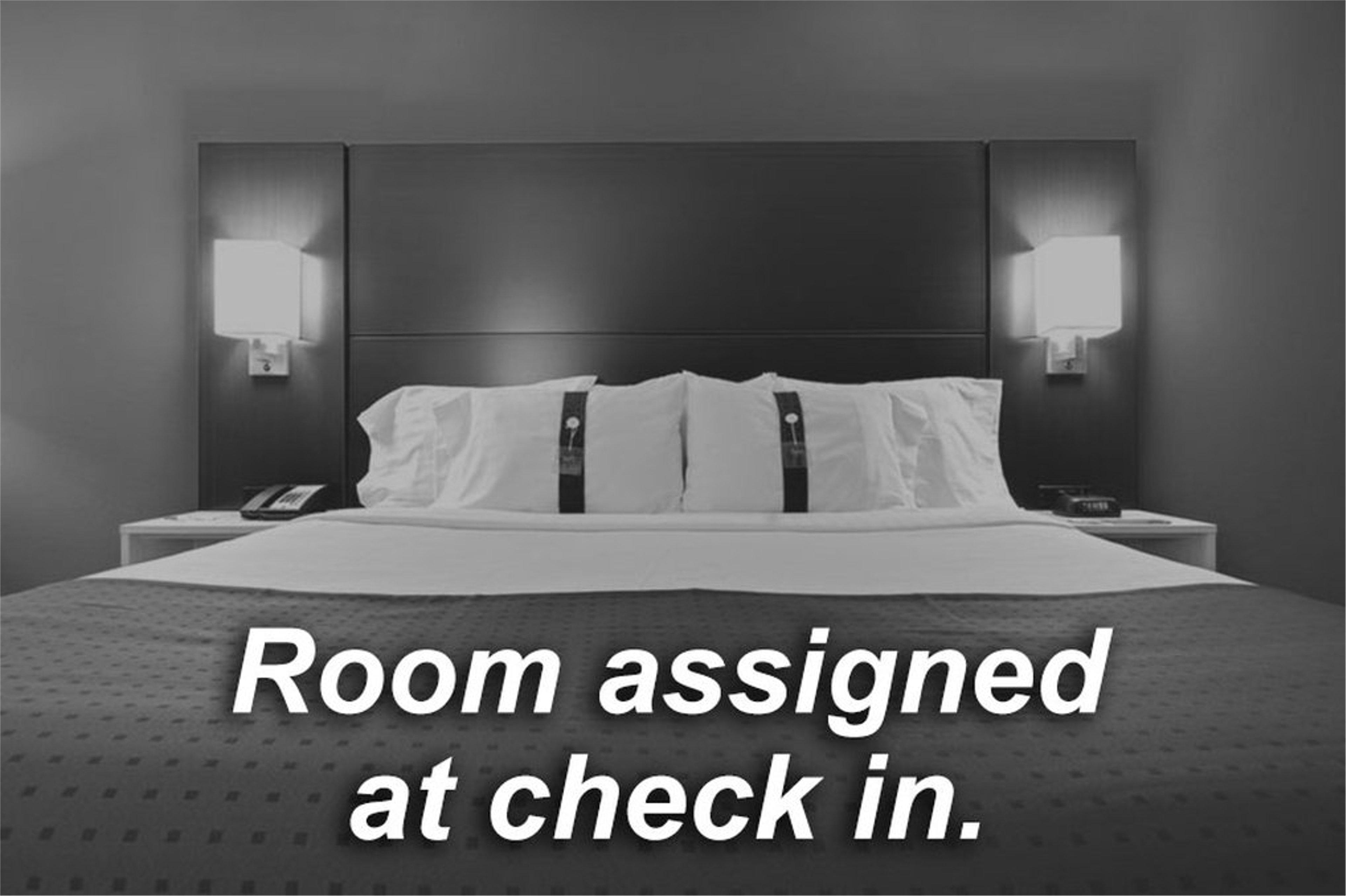 Express & Woodland Hills By Ihg Hotel Los Ángeles
