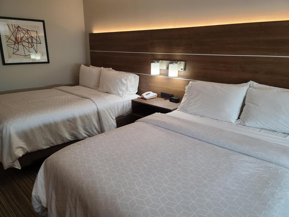 Express & Woodland Hills By Ihg Los Ángeles