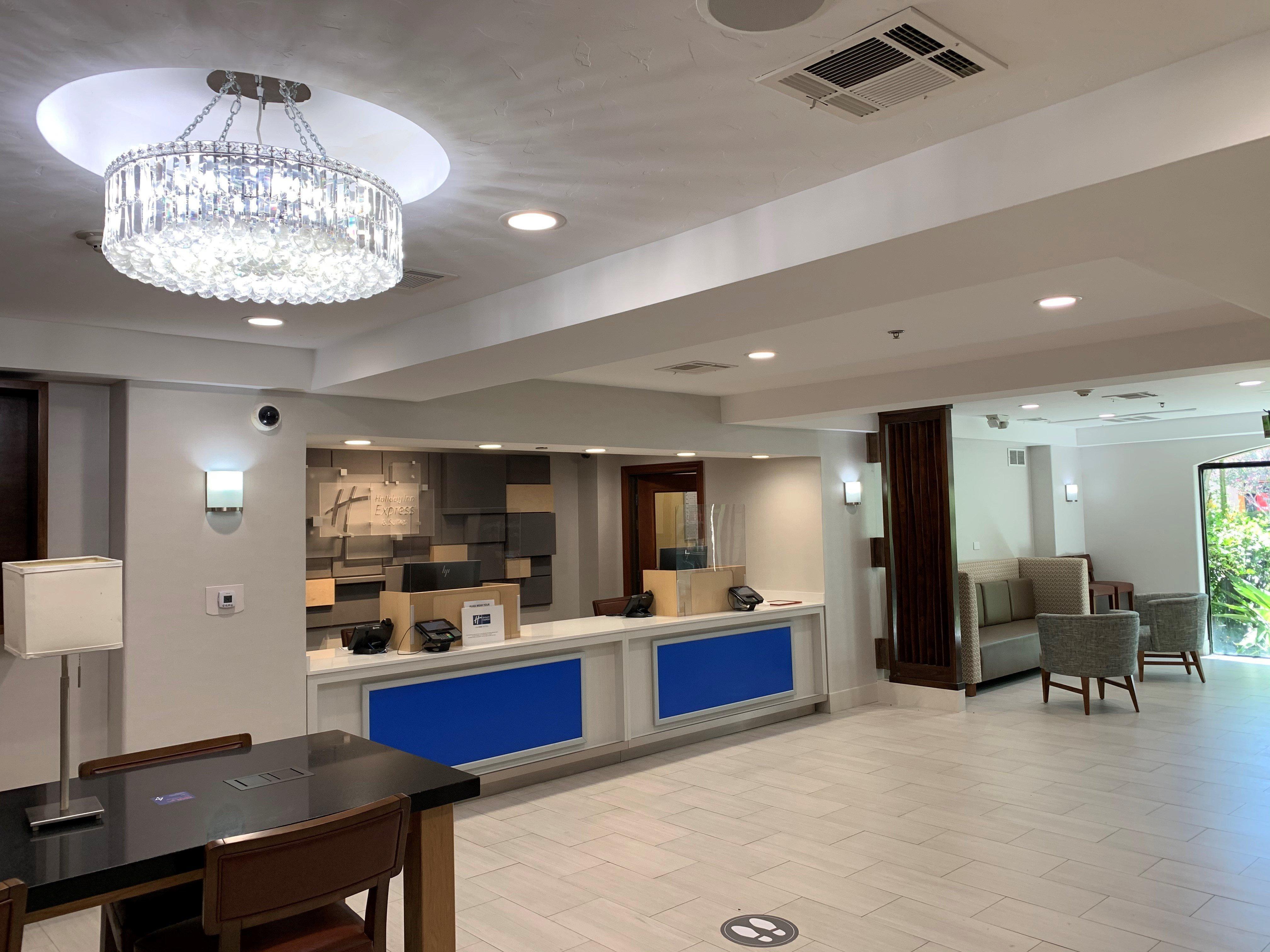 Express & Woodland Hills By Ihg 3* Los Ángeles