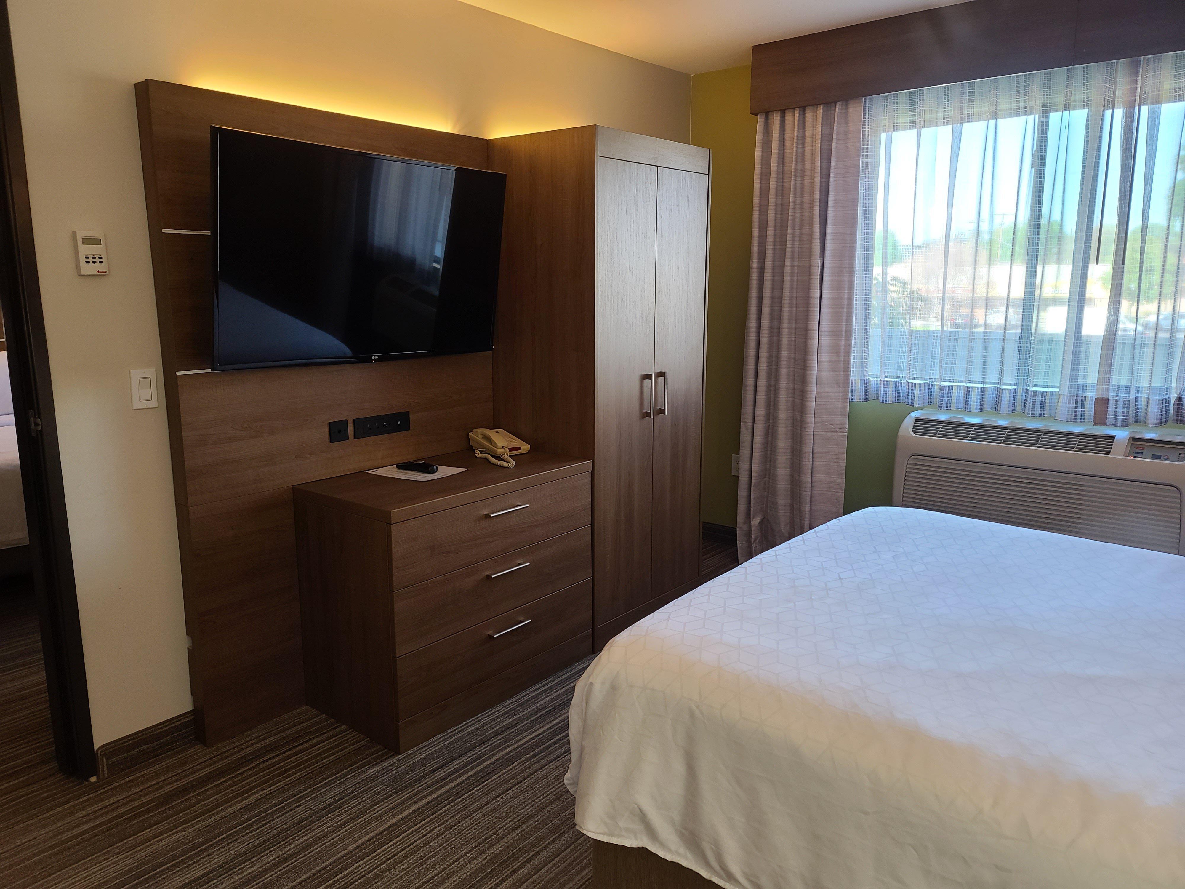 Express & Woodland Hills By Ihg 3* Los Ángeles