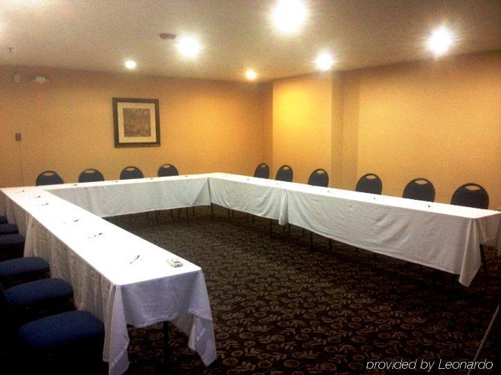 Express & Woodland Hills By Ihg Los Ángeles