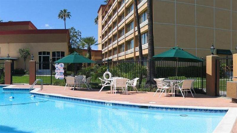 Hotel Express & Woodland Hills By Ihg Los Ángeles