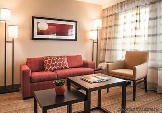 Express & Woodland Hills By Ihg Hotel Los Ángeles