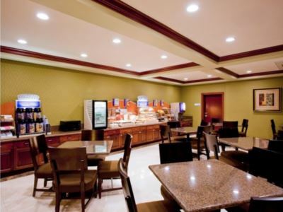 Express & Woodland Hills By Ihg Los Ángeles